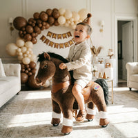 Modell Y®, schokoladenbraunes Reitpferd, Spielzeug für 3–4 Jahre