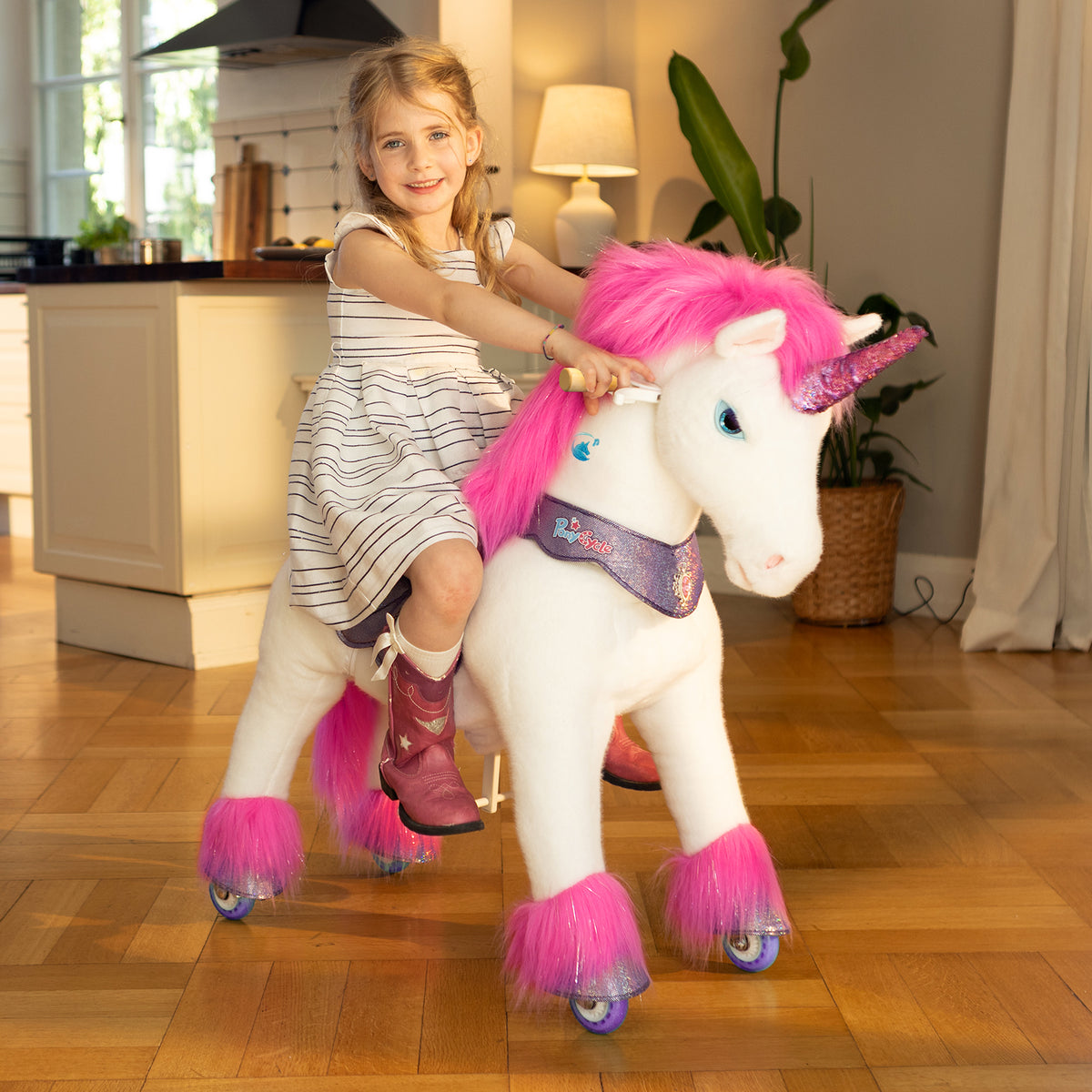 Jouet à chevaucher licorne rose Modèle Y® pour les 4-7 ans