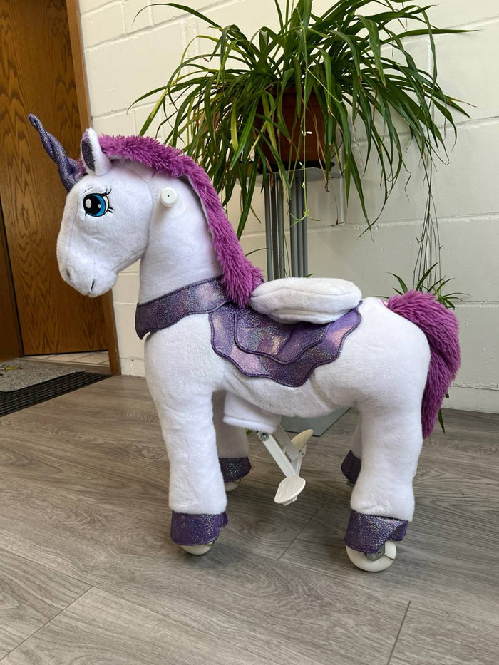 Cheval à bascule licorne officiel PonyCycle® d'occasion pour enfants - E313